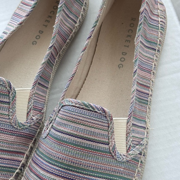 ROCKET DOG SLIP ON STRIPED-FAUX ESPADRILLE. EXCELLENT CONDITION. - Picture 5 of 16